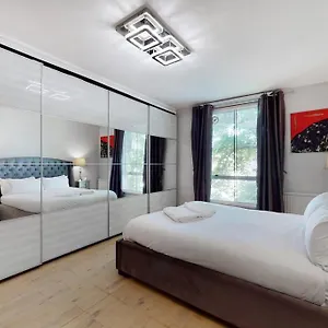 Superb 3 Bed Flat With Balcony In St John's Wood London