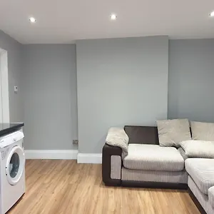 Lovely 1 Bedroom Flat High 3 Mins Away Barnet