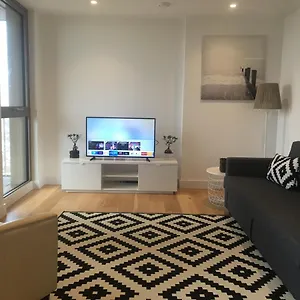 Apartment Luxurious Serviced In *