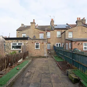 Fortified Beautiful Three Bedroom House Holiday home *