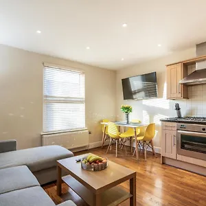 Apartment One Bedroom Flat In Bush Hill Park