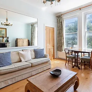 Gorgeous 1 Bedroom In Earl's Court With Vintage Furniture Апартаменты Лондон