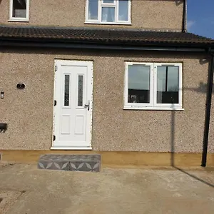 Two Beautiful Double Bedroom Tulip * Dagenham