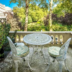 Joivy Sunny 1-bed Flat With Terrace In Bayswater, Near Paddington London