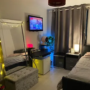 Homestay Private - Shared Near The City *
