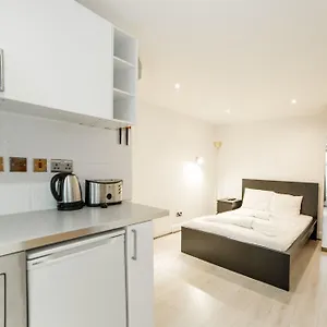 Hotel Imperial Court Studios London