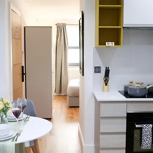 Deluxe And Modern In Sydenham London