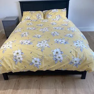 Apartment Snug 5-bedroom Residential In Great London