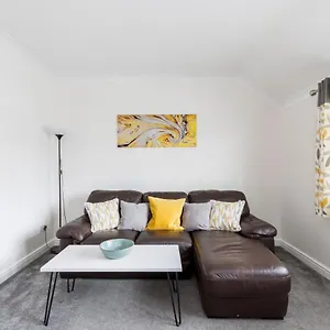 Modern 1 Bed With Free Parking *