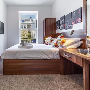 Guest house 205 Earls Court London