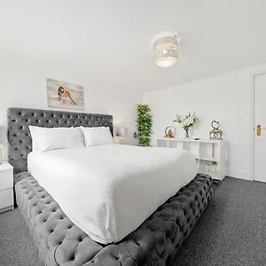 Canning Town Modern 2 Bedroom Excel Centre, Canary Wharf, Airport
