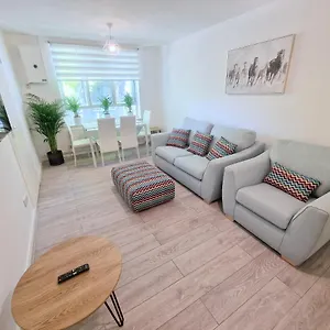 Apartmán Flat In Battersea, 5 Minutes From Clapham Junction Station