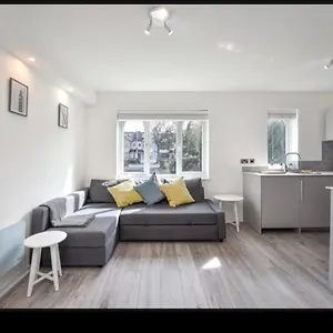 Elegant 1 Bed Flat In Tooting