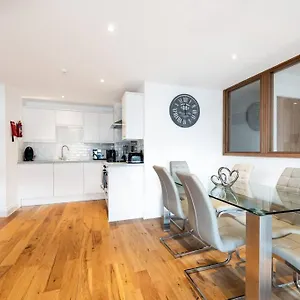 Large Close To London Br1 Ii Uxbridge