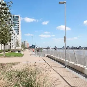 Large Double Overlooking The Thames * Londýn