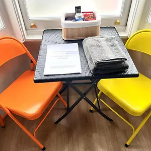 Renovated Small Self Contained Studio *