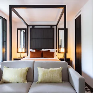 La West - Hyde Park Otel 4*