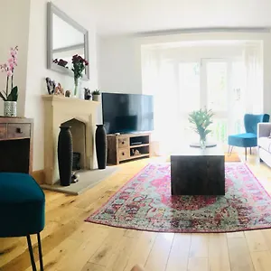 2 Bedroom Close To Camden Town * London
