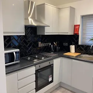 London Flat With Garden