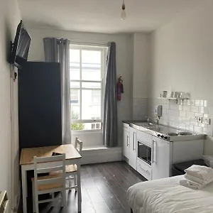 Pimlico Apartment