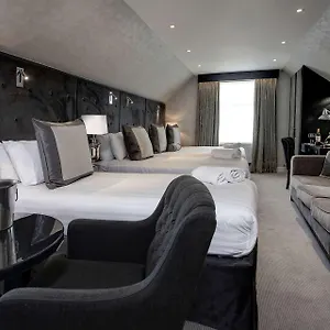 Western Chiswick Palace & 3*