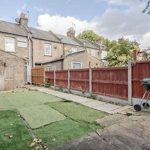 Holiday home Impeccable And Welcoming 3-bed House In *