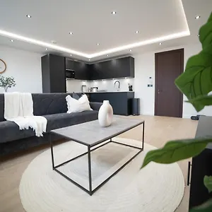 Apartment Two Bedroom Cosy Luxe In Islington Near Holloway Train Station London