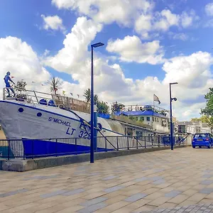One Of A Kind - Converted Ship In The Heart Of Botel *