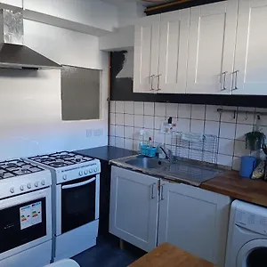 Single Bedrooms With Wifi And Underbed 10 Homestay