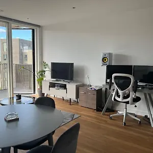 Apartment Modern 1-bedroom In Docklands *