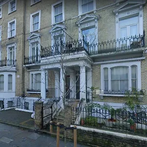 Apartment Charming Studio Flat With Private Balcony And Patio In The Heart Of Chelsea *