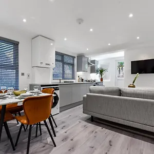 Lovely 2 Bedroom In Greater Apartment London
