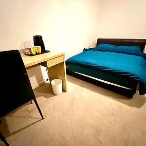 Ensuit Double In London, Colindale Homestay Edgware