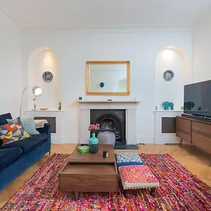 Apartment Beautiful Hampstead Rh6 London