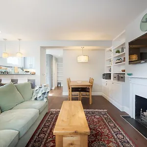 Attractive With Private Patio In Fashionable Fulham By Underthedoormat Apartment *