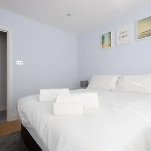 Trendy 2 Bed - A Hidden Luxury In Hayes Nr Heathrow Apartment