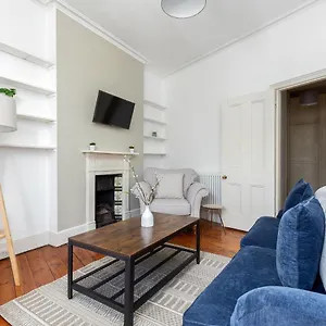 Apartment The Goldhawk Road *