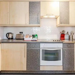 Roomspace Serviced Apartments- Regents Court Apartment Kingston upon Thames (Greater London)