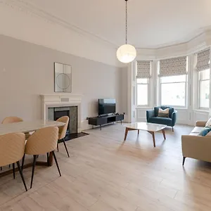 Kensington 2 Bed 2 Bath For 5 Guests Apartment London