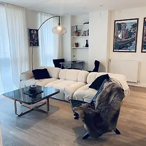 Stunning 1 Bed Luxury *