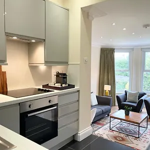 Glenlyn Apartment