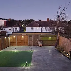 Homely & Peaceful Living Space Morden (Greater London)