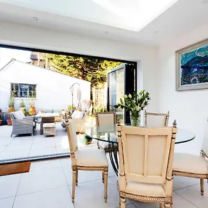 Veeve - Richmond On Canvas Apartment *