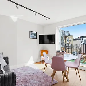 Charming 2 Bed Free Wifi Close To Camden Apartment London