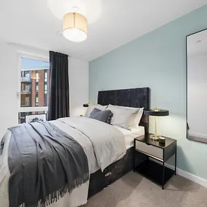 Апартаменты Ben And Tracy Luxury Village In Stratford *