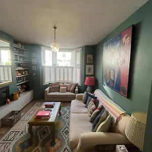 Stylish And Spacious 2 Bedroom House In Brixton Apartmán Londýn