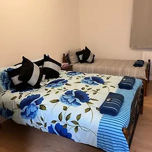 Apartamento 004- Brand New 1 Bedroom F1 *