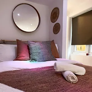 Trendy Studio In Central Apartman