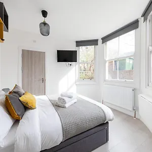 Apartamento Lovely Private And Shower At Anson