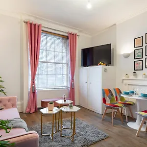 Cosy Flat In Apartment *